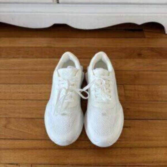 Alo Yoga Runner Pink Athletic Shoes - Picture 2 of 5